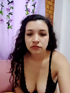 Snapshot of Miacollins12 chatting on 18, 10, 2025 Miacollins12 online show from 18, 10, 2025