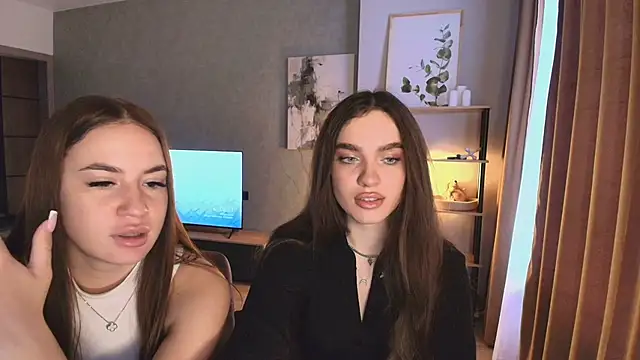 MayaGlow online show from 30, 11, 2025