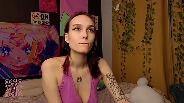 Snapshot of Aurisinst chatting on 7, 11, 2025 Aurisinst online show from 7, 11, 2025