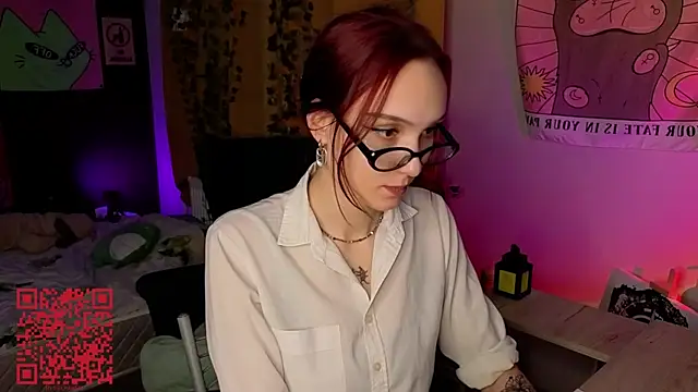 Snapshot of Aurisinst chatting on 5, 12, 2025 Aurisinst online show from 5, 12, 2025