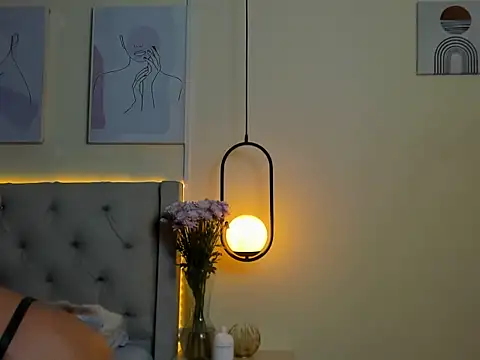 Snapshot of Chloe_Celeste chatting on 21, 11, 2025 Chloe Celeste online show from 21, 11, 2025