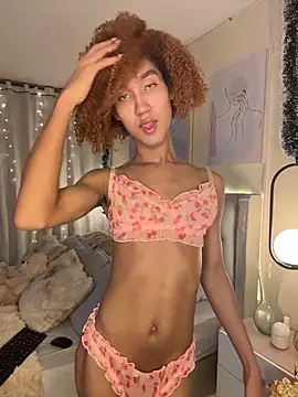 Snapshot of Chloe_Celeste chatting on 18, 12, 2025 Chloe Celeste online show from 18, 12, 2025