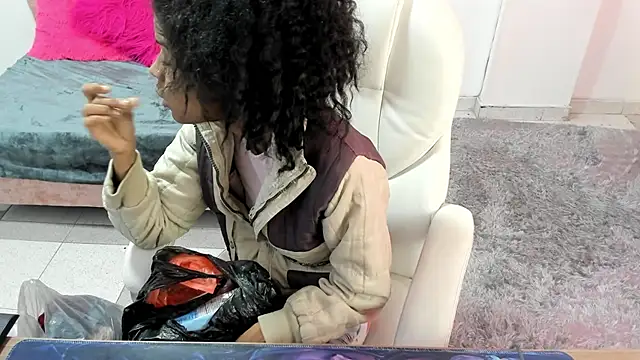 thianahorny online show from 1, 12, 2025