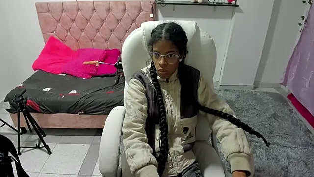 thianahorny online show from 22, 12, 2025