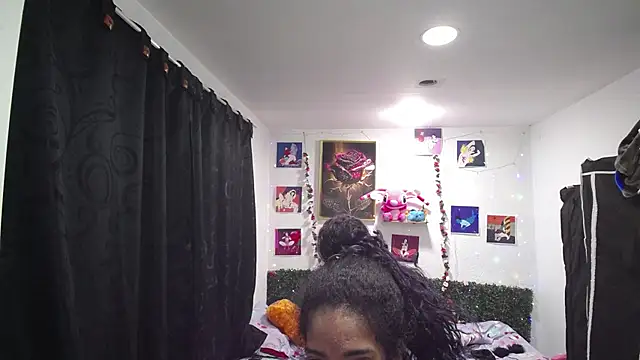 Snapshot of thianahorny chatting on 13, 4, 2026 thianahorny online show from 13, 4, 2026