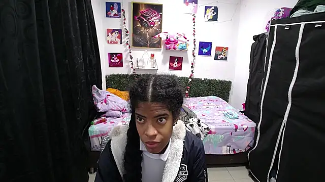 Snapshot of thianahorny chatting on 15, 4, 2026 thianahorny online show from 15, 4, 2026