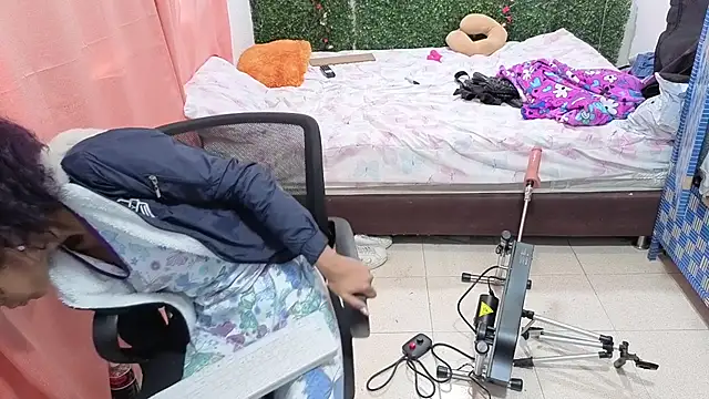 thianahorny online show from 24, 6, 2026
