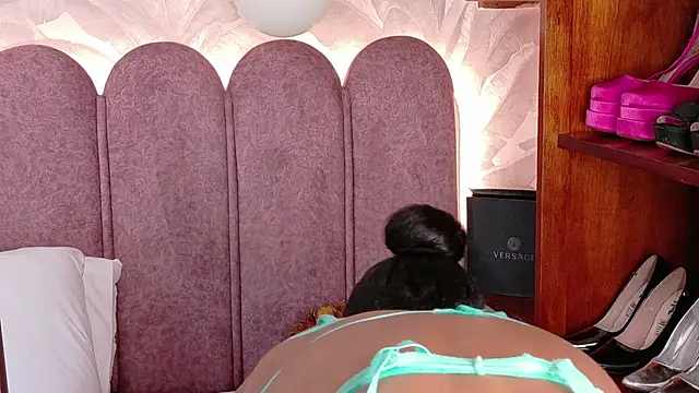 Bella-Torres online show from 28, 11, 2025