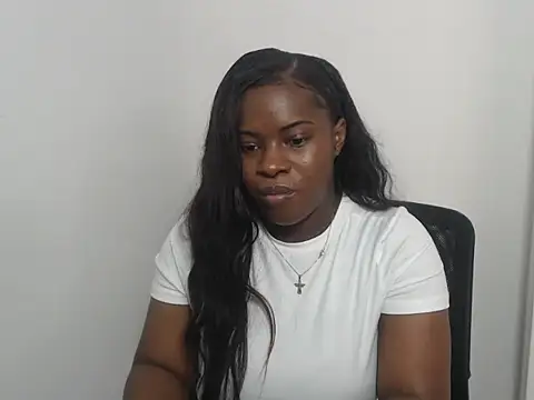 Snapshot of MiaFoxx7 chatting on 7, 10, 2025 MiaFoxx7 online show from 7, 10, 2025