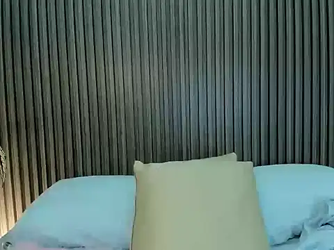 Snapshot of laura_maite_ chatting on 23, 10, 2025 laura maite online show from 23, 10, 2025