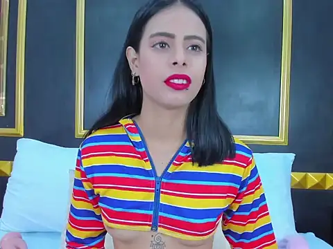 Snapshot of laura_maite_ chatting on 17, 11, 2025 laura maite online show from 17, 11, 2025