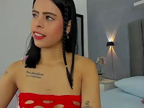 Snapshot of laura_maite_ chatting on 26, 11, 2025 laura maite online show from 26, 11, 2025