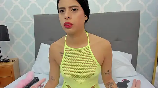 Snapshot of laura_maite_ chatting on 7, 1, 2026 laura maite online show from 7, 1, 2026