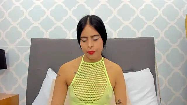 Snapshot of laura_maite_ chatting on 11, 2, 2026 laura maite online show from 11, 2, 2026