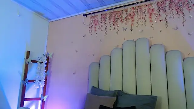 SweetRenata  online show from 24, 10, 2025