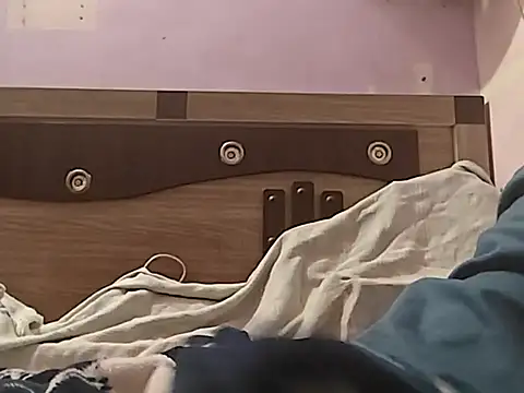 Snapshot of vickymtrb chatting on 21, 12, 2025 vickymtrb online show from 21, 12, 2025