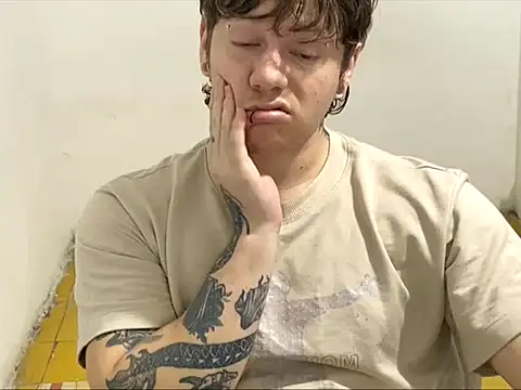 Snapshot of Skol_100802 chatting on 4, 3, 2026 Skol 100802 online show from 4, 3, 2026