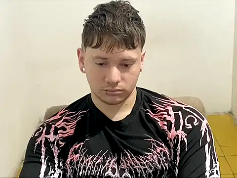 Snapshot of Skol_100802 chatting on 6, 3, 2026 Skol 100802 online show from 6, 3, 2026