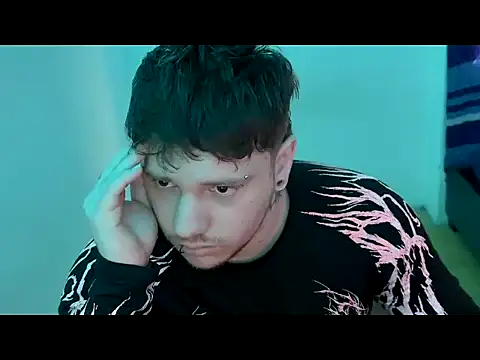 Snapshot of Skol_100802 chatting on 15, 3, 2026 Skol 100802 online show from 15, 3, 2026