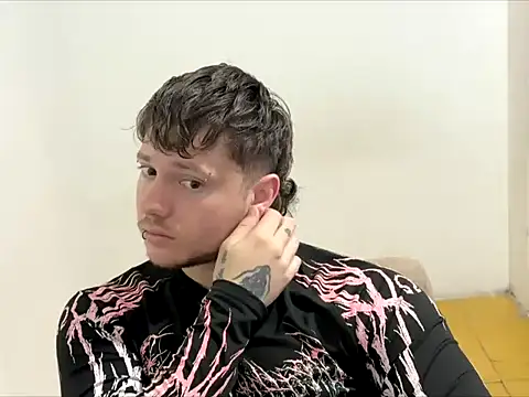 Snapshot of Skol_100802 chatting on 17, 3, 2026 Skol 100802 online show from 17, 3, 2026