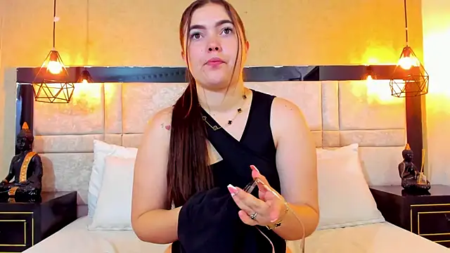 Snapshot of RousseWalker chatting on 6, 11, 2025 RousseWalker online show from 6, 11, 2025