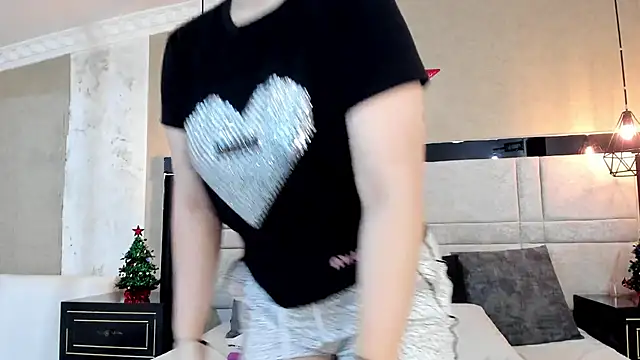 Snapshot of RousseWalker chatting on 3, 12, 2025 RousseWalker online show from 3, 12, 2025