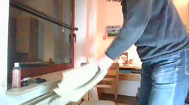 Snapshot of super-snoopy chatting on 27, 12, 2024 super-snoopy online show from 27, 12, 2024