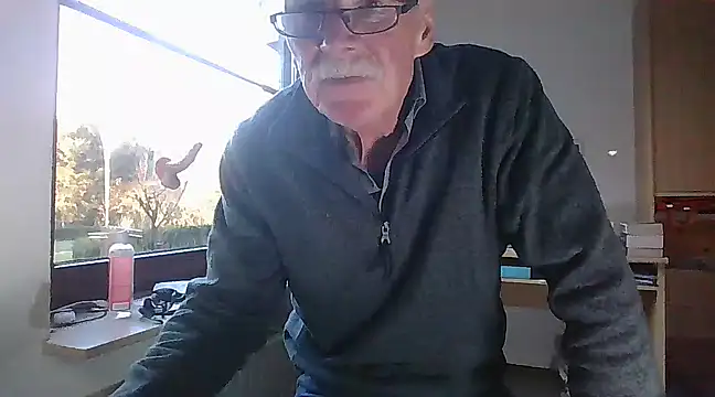 Snapshot of super-snoopy chatting on 19, 1, 2025 super-snoopy online show from 19, 1, 2025