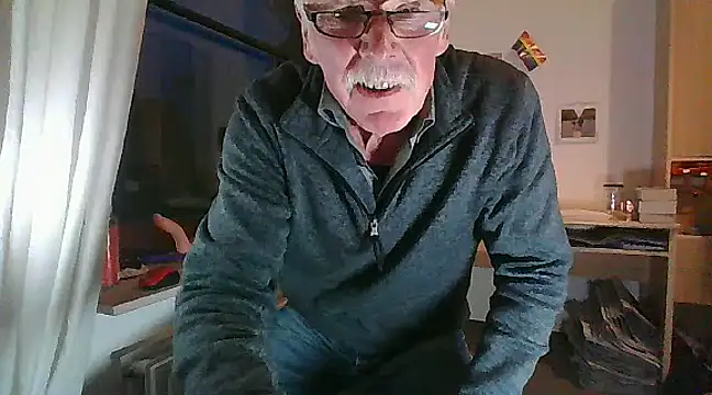 Snapshot of super-snoopy chatting on 21, 1, 2025 super-snoopy online show from 21, 1, 2025