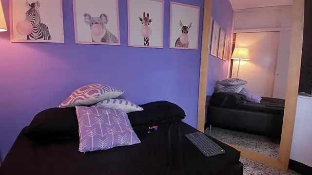 TanishaReyes online show from 31, 10, 2025