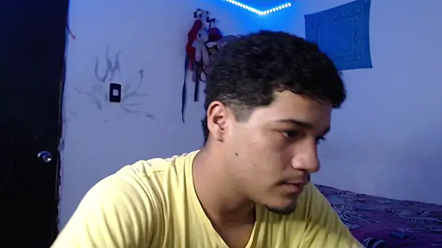 Snapshot of Zephyr_SixtyNine chatting on 23, 10, 2025 Zephyr SixtyNine online show from 23, 10, 2025