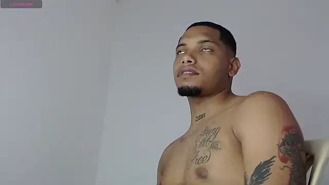 Snapshot of drako_monster chatting on 12, 10, 2025 drako monster online show from 12, 10, 2025