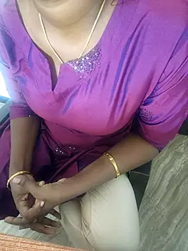 Snapshot of Tamilmallu-duskygirl03 chatting on 4, 11, 2025 Tamilmallu-duskygirl03 online show from 4, 11, 2025