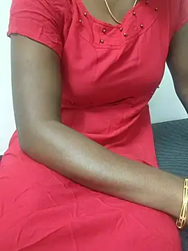 Snapshot of Tamilmallu-duskygirl03 chatting on 4, 11, 2025 Tamilmallu-duskygirl03 online show from 4, 11, 2025