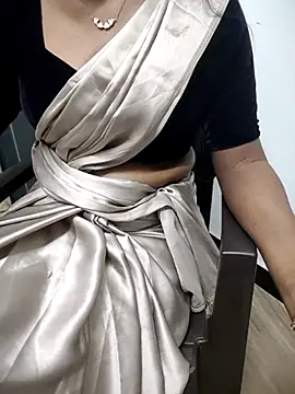 Snapshot of Tamilmallu-duskygirl03 chatting on 20, 11, 2025 Tamilmallu-duskygirl03 online show from 20, 11, 2025