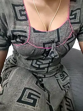 Snapshot of Tamilmallu-duskygirl03 chatting on 21, 11, 2025 Tamilmallu-duskygirl03 online show from 21, 11, 2025