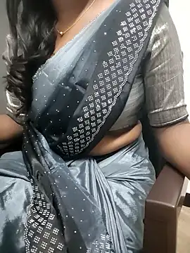 Snapshot of Tamilmallu-duskygirl03 chatting on 25, 11, 2025 Tamilmallu-duskygirl03 online show from 25, 11, 2025