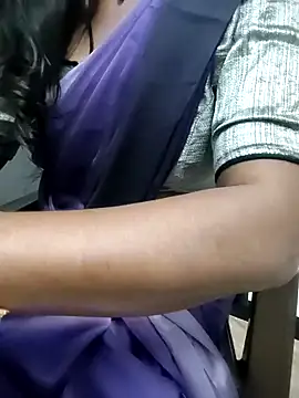 Snapshot of Tamilmallu-duskygirl03 chatting on 26, 11, 2025 Tamilmallu-duskygirl03 online show from 26, 11, 2025