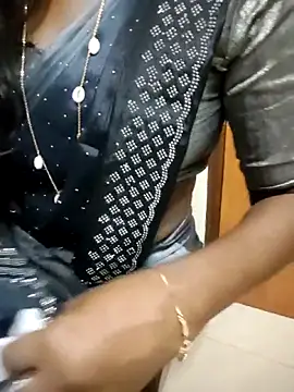 Snapshot of Tamilmallu-duskygirl03 chatting on 16, 12, 2025 Tamilmallu-duskygirl03 online show from 16, 12, 2025