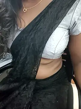 Snapshot of Tamilmallu-duskygirl03 chatting on 15, 3, 2026 Tamilmallu-duskygirl03 online show from 15, 3, 2026