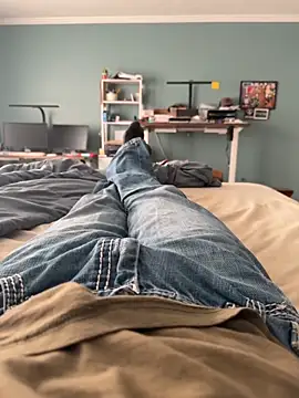 Snapshot of Beastyfuck chatting on 17, 12, 2025 Beastyfuck online show from 17, 12, 2025