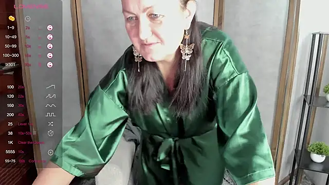 Snapshot of hottyannaa chatting on 13, 11, 2025 hottyannaa online show from 13, 11, 2025