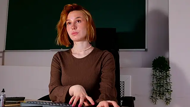 Snapshot of ClaireMathis chatting on 11, 5, 2026 ClaireMathis online show from 11, 5, 2026