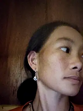 Snapshot of gio-thu chatting on 8, 10, 2025 gio-thu online show from 8, 10, 2025