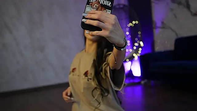 RachelRavee online show from 23, 3, 2026