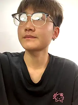 Snapshot of KK-cuteboy chatting on 9, 10, 2025 KK-cuteboy online show from 9, 10, 2025