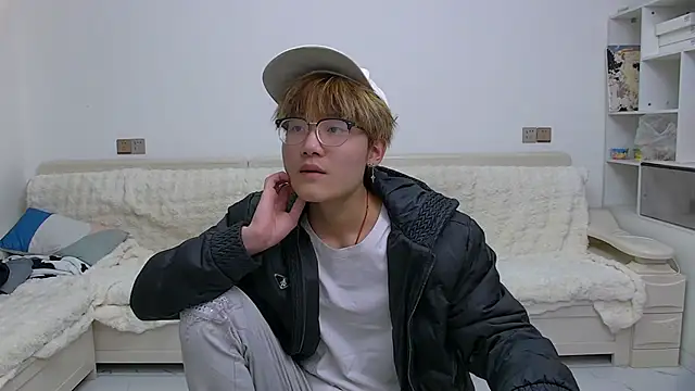 KK-cuteboy online show from 24, 2, 2026