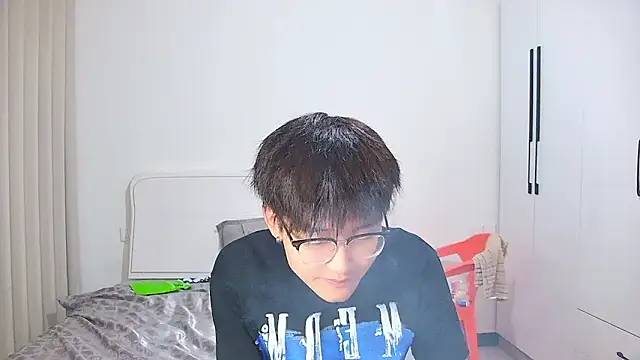 Snapshot of KK-cuteboy chatting on 4, 6, 2026 KK-cuteboy online show from 4, 6, 2026