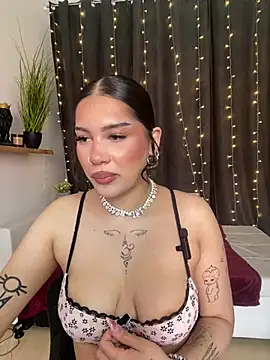 LoraShines online show from 13, 6, 2026