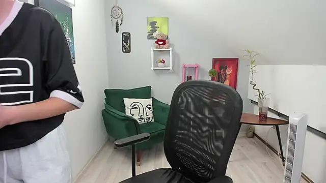 Snapshot of BettyJamess chatting on 22, 10, 2025 BettyJamess online show from 22, 10, 2025